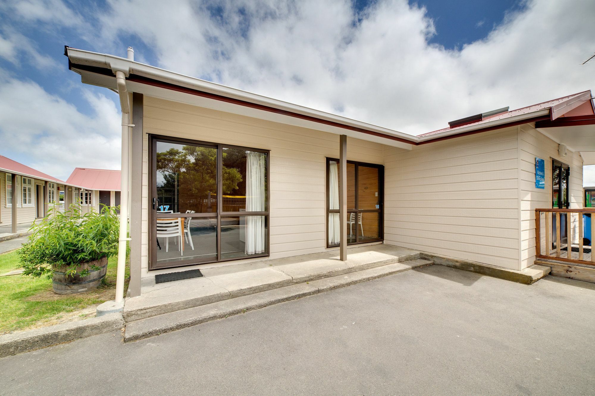 Wellington Top 10 Holiday Park Lower Hutt Exterior foto